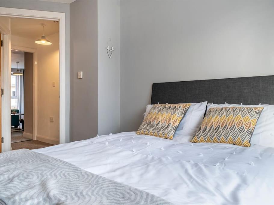 Lovely 2 Bedroom Apt At Ormeau Park W/ Free Parking Belfast Luaran gambar